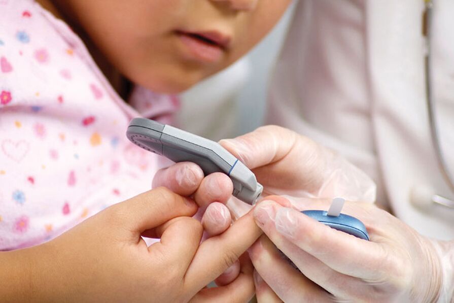 Typ-1-Diabetes tritt häufig bei Kindern auf und erfordert eine Blutzuckerkontrolle. 
